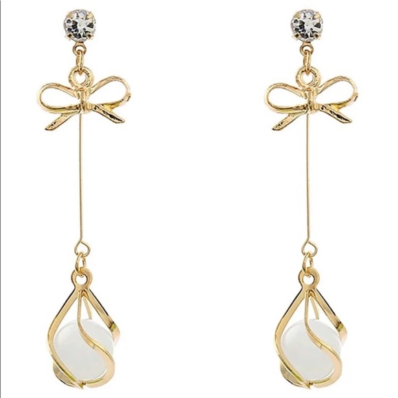 Jewelry - 🤩HP🤩🔥2for$25🔥Bow&Ball drop earrings